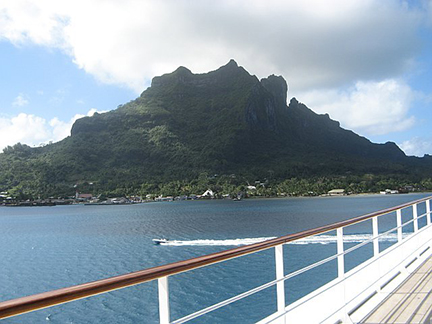 The distinctive profile of Mount Oteman